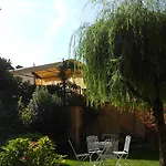 بيت ضيافة Lori's 4*