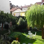 بيت ضيافة Lori's 4*